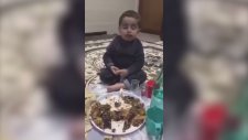 Sahur İçin Uyanan Çocuğun Uykuyla İmtihanı
