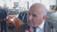Taksici: Uber'e Normal Bir Bayan Biner Mi?