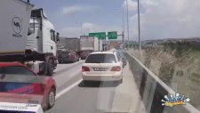 Yunanistan'da Ambulansa Nasıl Yol Verilmez!
