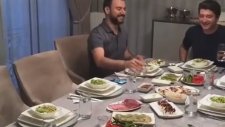 Alişan ve Buse Varol Bu Kez Midye Yeme Yarışına Tutuştu