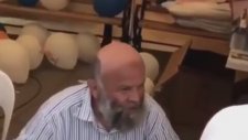 Laiklik Elden Gidiyeah Diyen Dayı Takkeyi Çıkarırsa