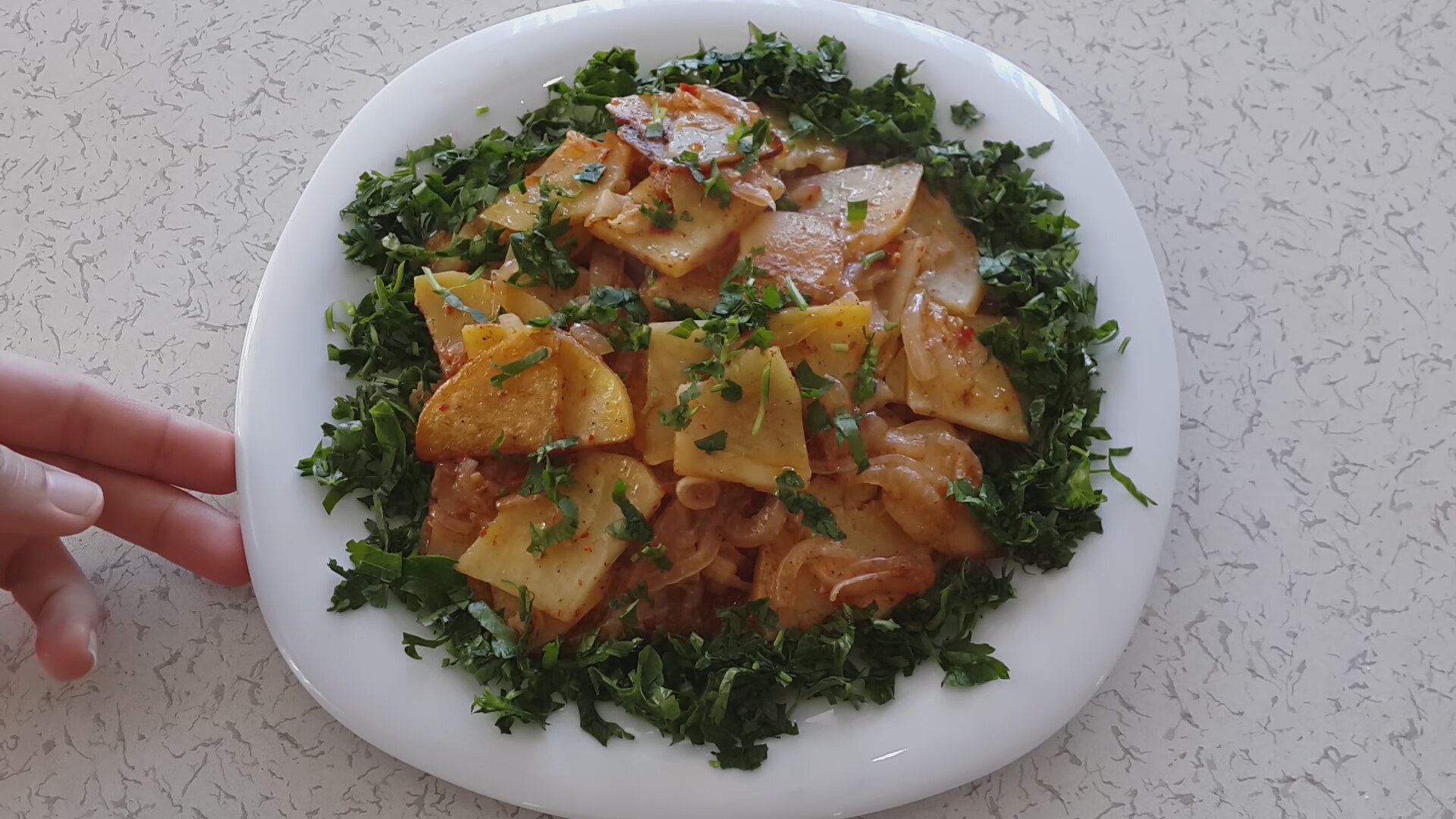 Sosisli Patates Yemeği Sosisli Patates Yemeği