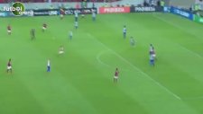 Diego Ribas frikikten avladı