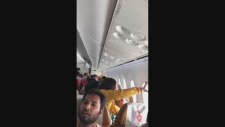 Hindistan Hava Yolları Uçağının Camı Çıkarsa