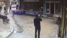 Yağmurlu Havada Virajı Alamayan Bisikletli Çocuk
