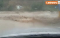 Başkent'te Sağanak Yağış Sele Neden Oldu