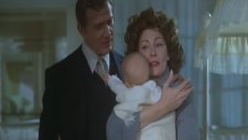 Mommie Dearest (1981) Fragman