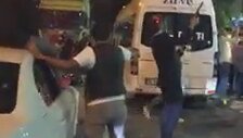 Silah Sıkarak Seçimi Kutlamak