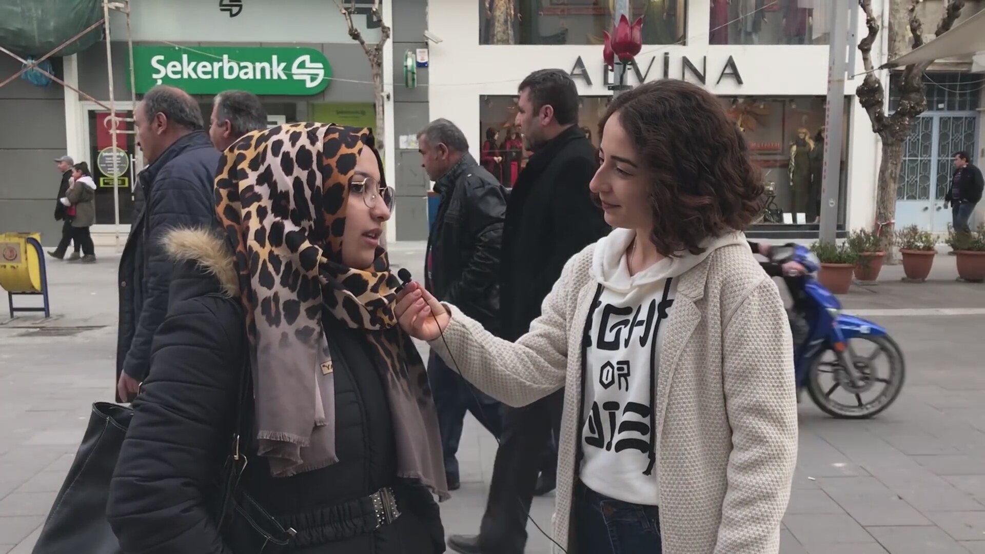 Kadınları Mutlu Etmenin 6 Yolu Kadınları Mutlu Etmenin 6 Yolu