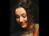 Özlem Taner - Bu Mezarda Bir Garip Var Özlem Taner - Bu Mezarda Bir Garip Var
