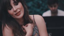 Funda Arar - Duyanlara Duymayanlara (Akustik Canlı Performans)