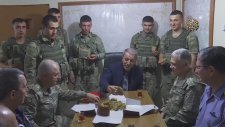 Hulusi Akar: Kek Yiyeceğiz Tabak Yok mu Oğlum!