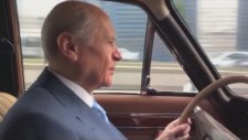 Devlet Bahçeli Klasik Otomobiliyle Ankara Yollarında