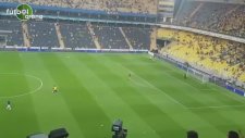 Ferdi Kadıoğlu yumruk show yapmayı öğreniyor