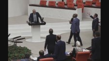 Alpay Özalan'ın Meclisdeki İlk Kavgası