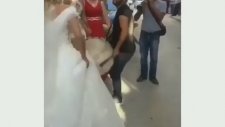 Kriz Geçiriyormuş Gibi Davul Çalan Eleman