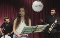 Nazli İlişik - Ayna Ayna Ellere