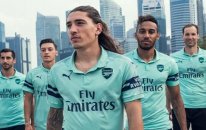 Arsenal yeni sezon formalarını tanıttı