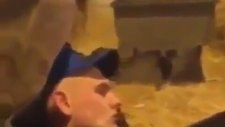 Uyuyan Arkadaşa Yapılan İnek Şakası