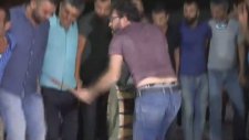 Davul Çalarken Kendinden Geçen Çılgın Davulcu
