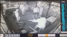 Mutlu Sonlu Bar Kavgası