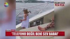 Babasının Telefonunu Denize Fırlatan Ufak Kız