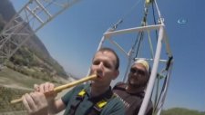 Türkülerle Bungee Jumping Yapan Görme Engelli Öğretmen