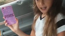Siri ile Egosunu Tatmin Eden Kız