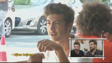 Yanındaki Kıza Vermek İçin Arkadaşından Para İstedi!! | Benimle Oynama 8. Bölüm (28 Ağustos Salı)