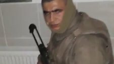 Nöbette Uyuyan Askerin Uyandırılınca Zombiye Dönüşmesi