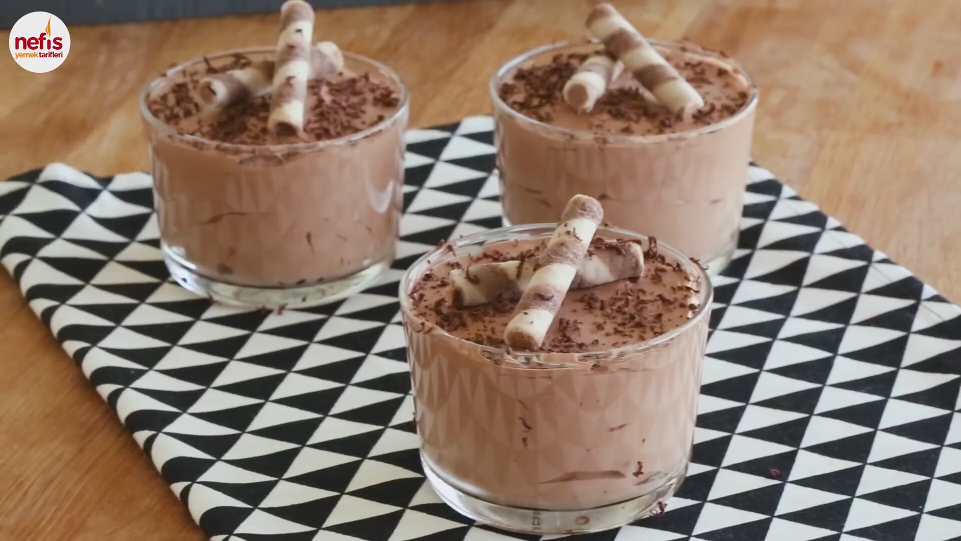 Çikolatalı Mousse Pasta Tarifi Videosu Çikolatalı Mousse Pasta Tarifi Videosu