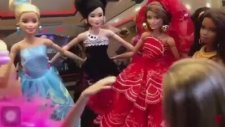 Türk Çocuklarının Eline Düşen Barbie