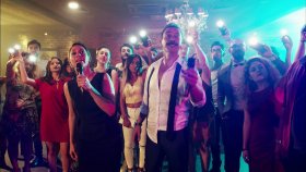 Dünyanın En Kötü Karaoke Performansı! | Koca Koca Yalanlar 7.Bölüm (24 Eylül Pazartesi)