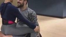 Engelli Sevgilisine Kol Çalıştıran Muhteşem Kadın