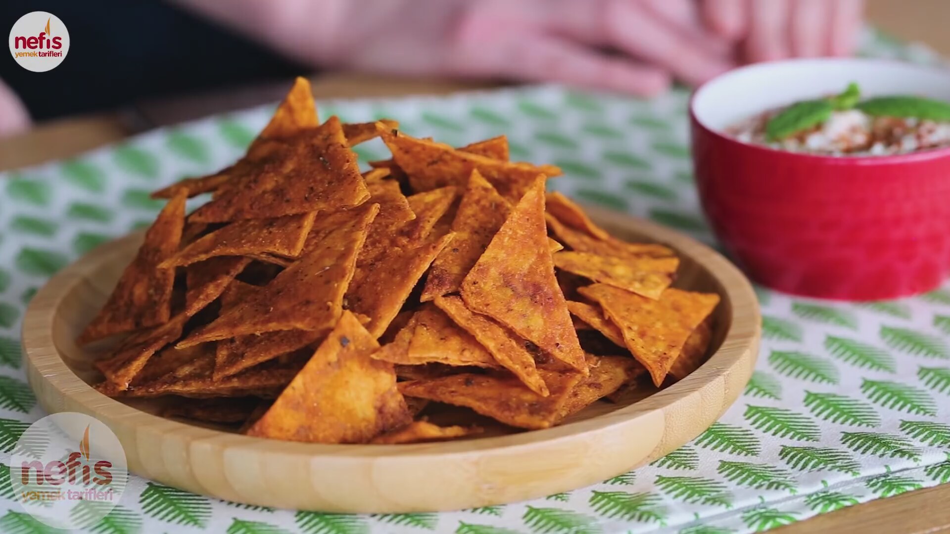 Yufkadan Baharatlı Cips Tarifi Yufkadan Baharatlı Cips Tarifi