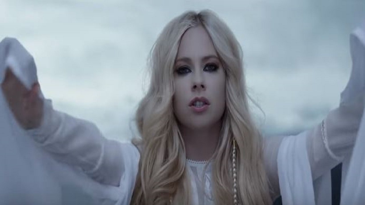 Песня белой девочки. Девочка в платьице белом musicola. Белая гвардия белый снег текст. Песня белой девочки. Песня белой девочки.