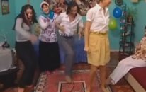Ortama Ayak Uydurmaya Çalışmakta Aslı Gibi Ol (Avrupa Yakası)