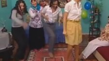 Ortama Ayak Uydurmaya Çalışmakta Aslı Gibi Ol (Avrupa Yakası)