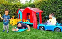 Melikenin Oyun Evi Yıkıldı! Destroyed My Play House With My Car! Fun Kid Video