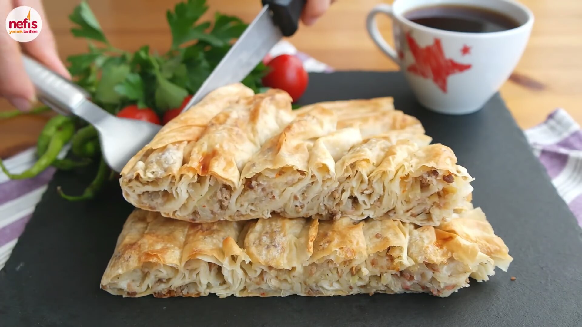 Kıymalı Patatesli Börek Tarifi Videosu Kıymalı Patatesli Börek Tarifi Videosu
