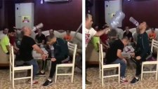 Adama Pet Şişeli Eşek Şakası Yapan Arkadaşları