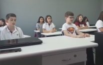 İzmirin Dağlarında Çiçekler Açar İzmir Marşı Sınıf İçi Etkinliği Mektebim Okulları Aykut öğretmen