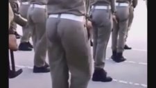 Tören Marşıyla Kıvıran İran Askeri