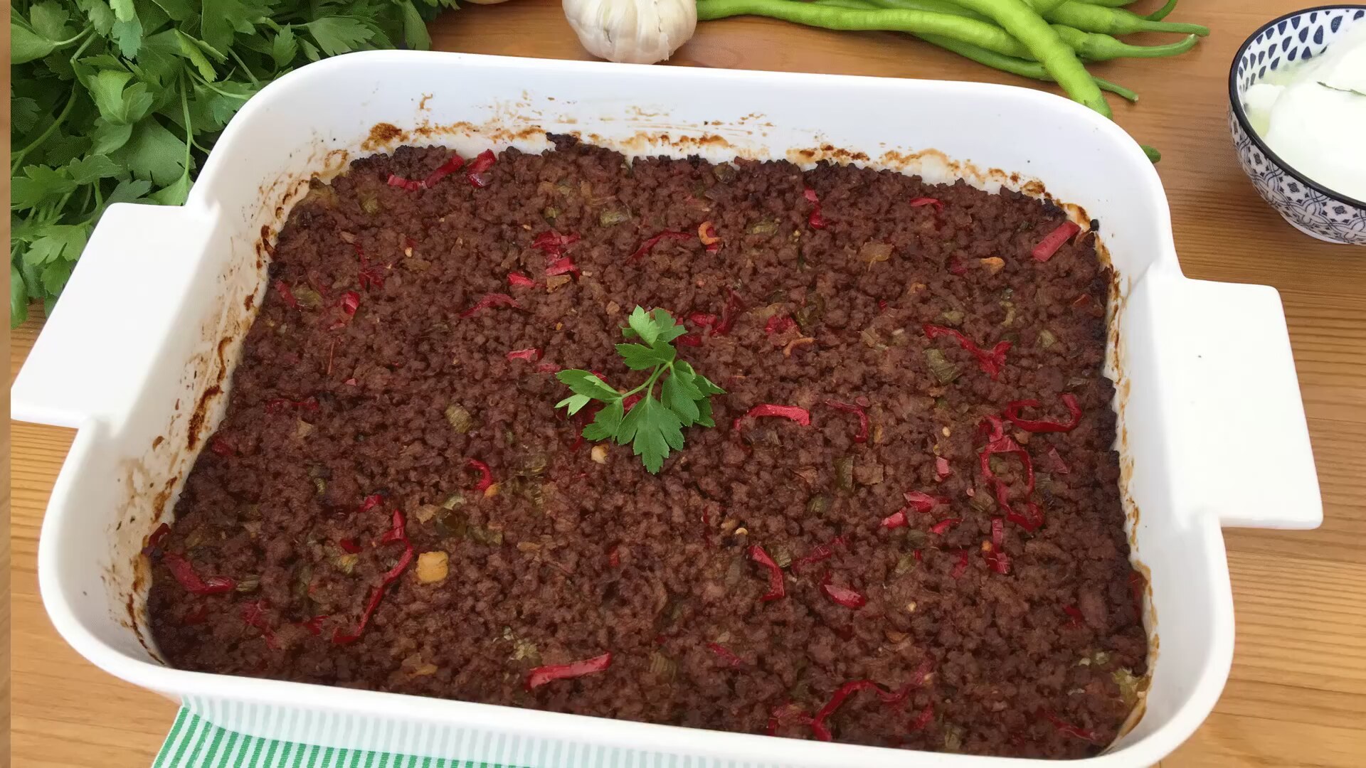 Fırında Kıymalı Köz Patlıcan Yemeği Tarifi Fırında Kıymalı Köz Patlıcan Yemeği Tarifi
