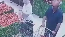 Markette Hırsızlık Yapan Adamın Kameraya Yakalanması