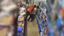Markette Sırtına Dokunan Kişiye Kafa Atan Adam