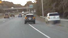 Çılgınca Yol Kavgası Yapan İki Araç