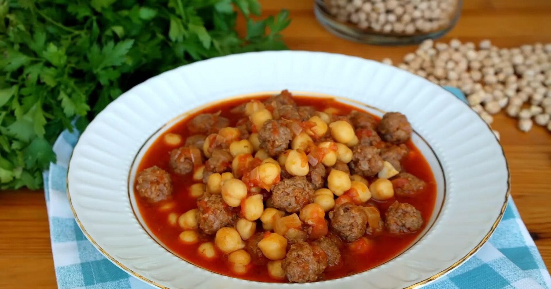 Nohutlu Ve Köfteli Patlıcan Tarifi Nohutlu Ve Köfteli Patlıcan Tarifi