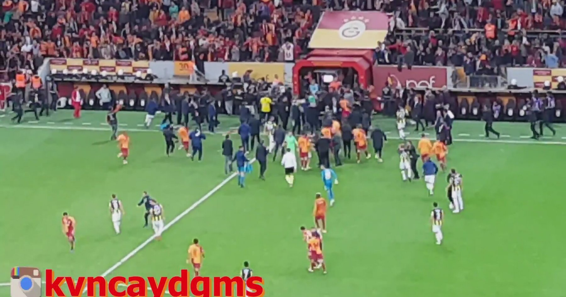 Jailson�un Belhanda�ya Tokat Atma Anı (Fenerbahçe 22 Galatasaray