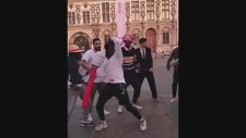 Michael Jackson'dan Sonra Özlediğimiz Moonwalker Performansı